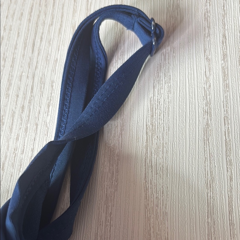 Chic Blue Bikini Set with Classic Design - Picture 12 of 14